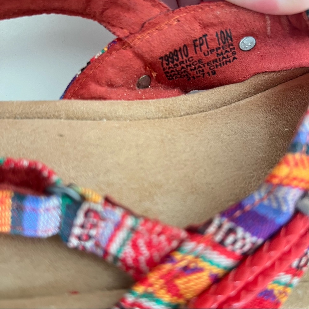 Minnetonka Red Multicolor Fabric Sandals – Size 10N - Picture 6 of 6